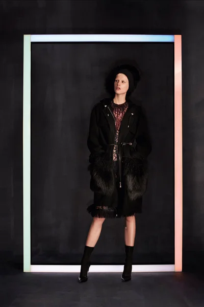 Look 10